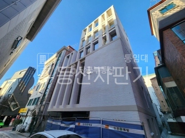 서울특별시 강남구 논현동 건물 사진 1