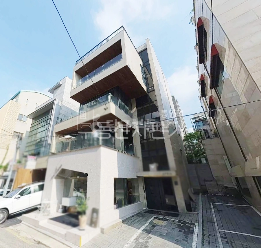 서울특별시 강남구 논현동 건물 사진 1
