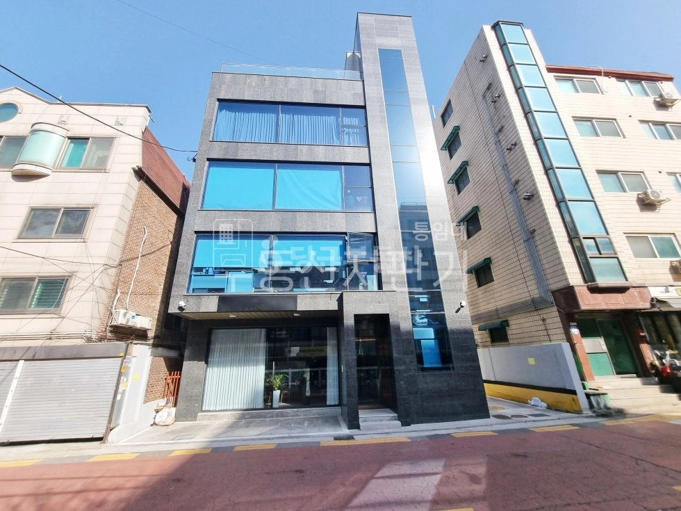 서울특별시 강남구 논현동 건물 사진 1