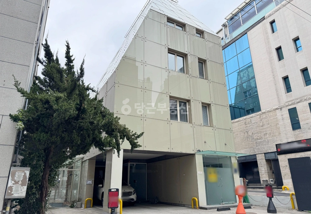 서울특별시 강남구 논현동 건물 사진 1
