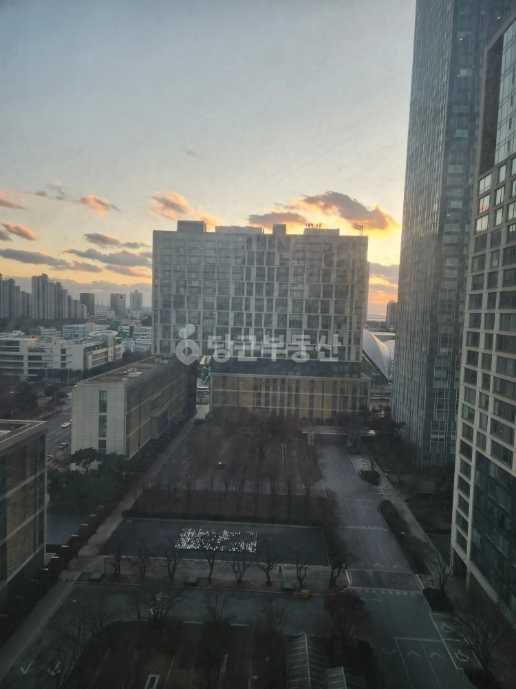 인천광역시 연수구 송도동 아파트 사진 1