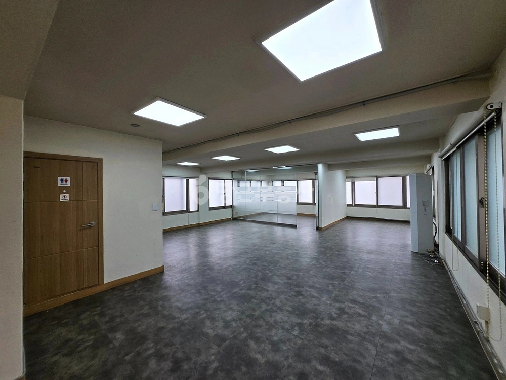 서울특별시 강남구 논현동 사무실 사진 1