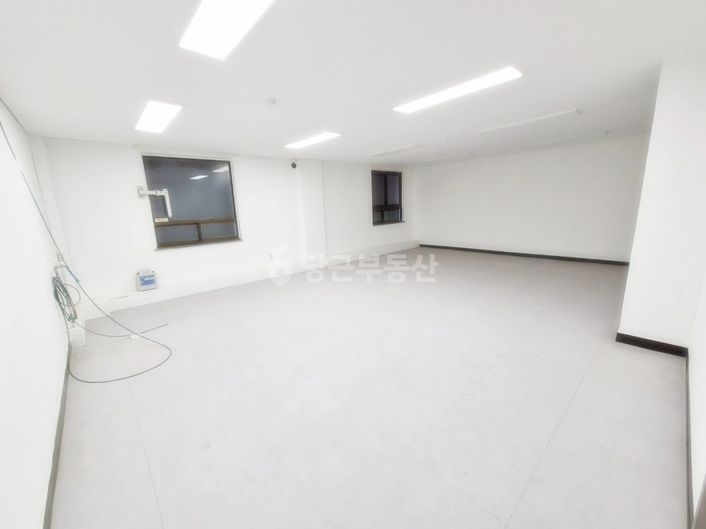 경기도 수원시 팔달구 인계동 상가 사진 1