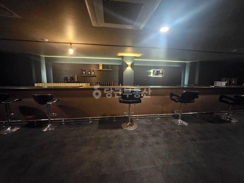 대전광역시 서구 괴정동 상가 사진 1