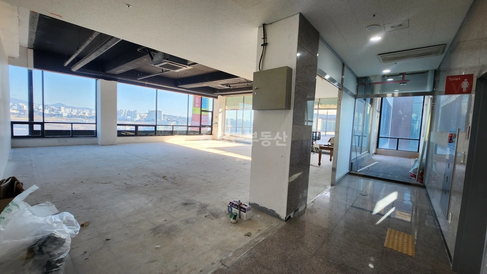 경기도 수원시 권선구 금곡동 상가 사진 1