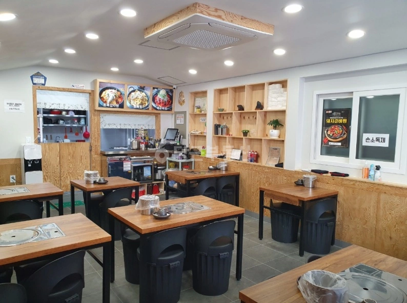 서울특별시 마포구 서교동 상가 사진 1