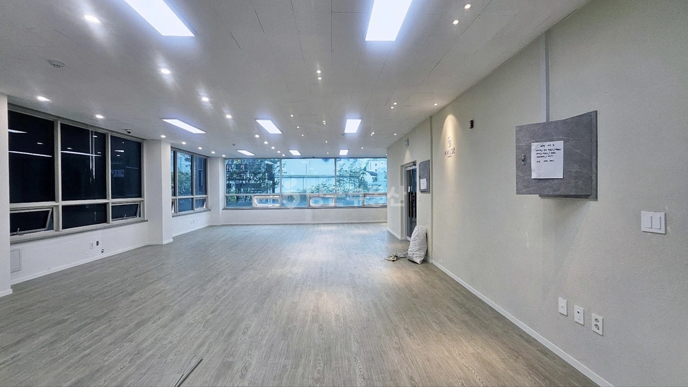 대전광역시 유성구 장대동 상가 사진 1