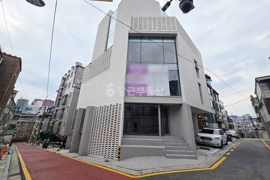 서울특별시 강남구 논현동 건물 사진 1