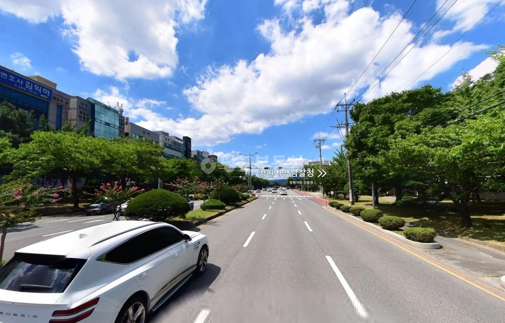 경상남도 창원시 성산구 사파동 상가 사진 1