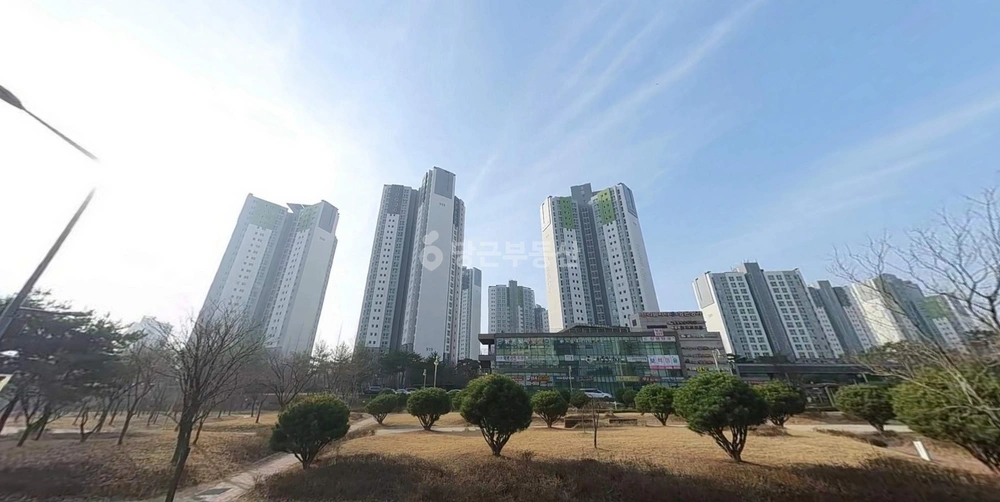 대전광역시 유성구 상대동 아파트 사진 1