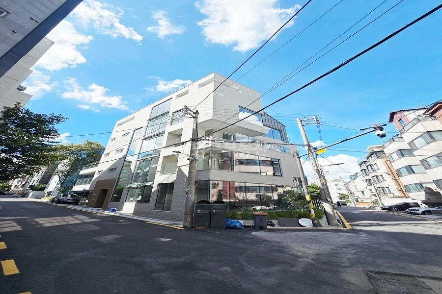 서울특별시 강남구 역삼동 건물 사진 1