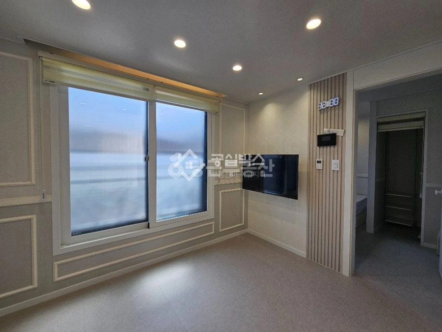 대전광역시 서구 둔산동 원룸 사진 1