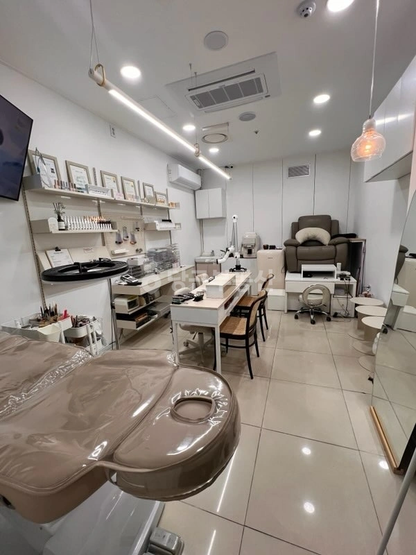 서울특별시 서대문구 창천동 상가 사진 1