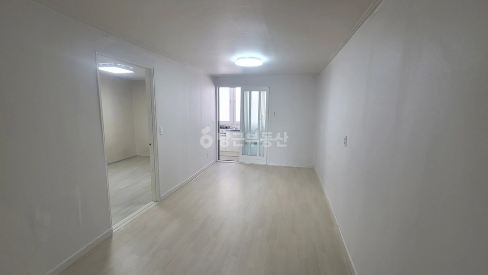 부산광역시 남구 용호동 아파트 사진 1