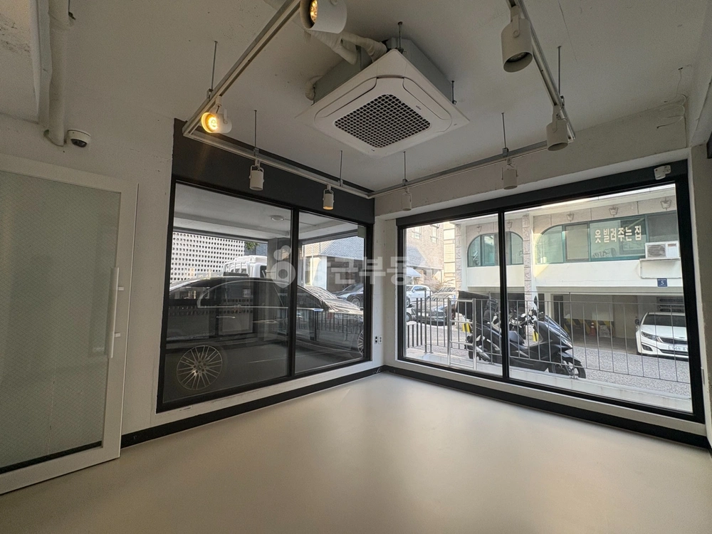 서울특별시 강남구 역삼동 상가 사진 1