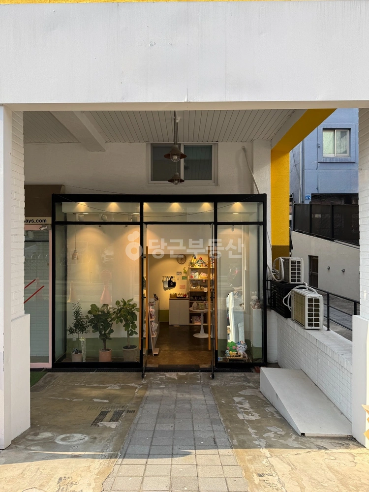 서울특별시 마포구 서교동 상가 사진 1