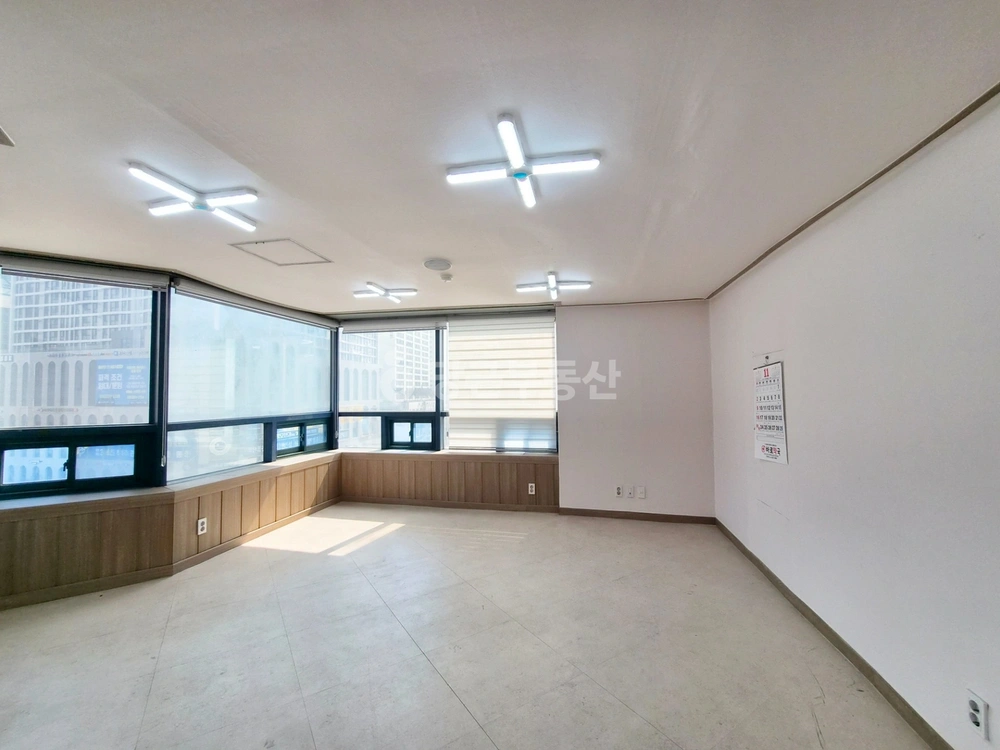 경기도 수원시 팔달구 인계동 사무실 사진 1