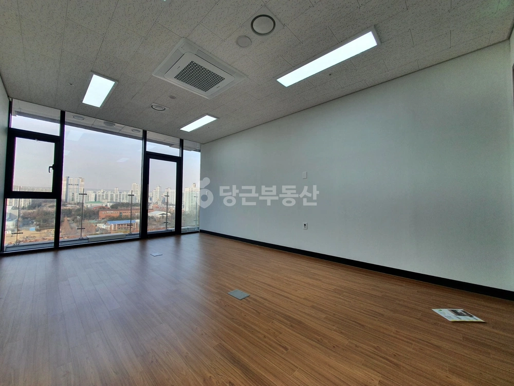 경기도 수원시 팔달구 인계동 상가 사진 1