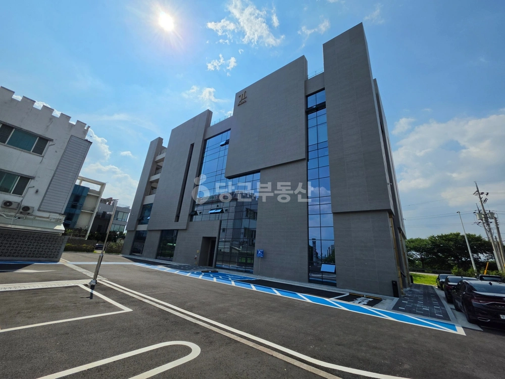 전남광주통합특별시 서구 치평동 상가 사진 1