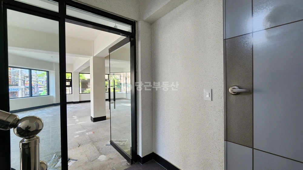 경기도 수원시 팔달구 매산로1가 상가 사진 1