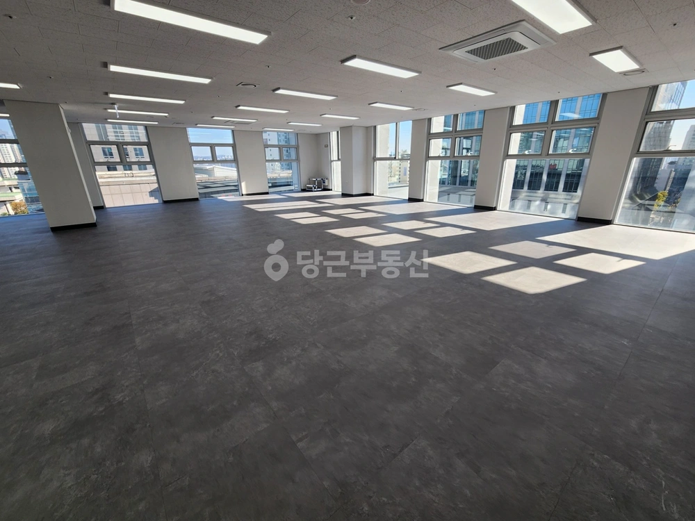 경기도 수원시 팔달구 인계동 상가 사진 1