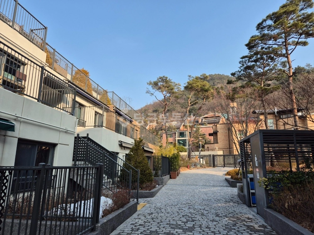 서울특별시 종로구 구기동 아파트 사진 1