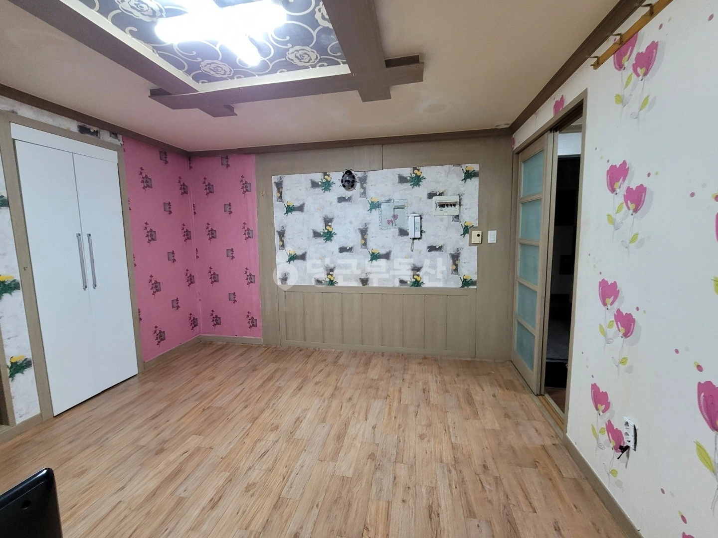 월세 300 / 65 | 당근 부동산