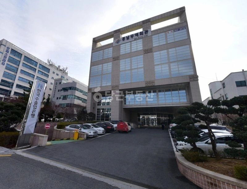 경상남도 창원시 성산구 용호동 상가 사진 1