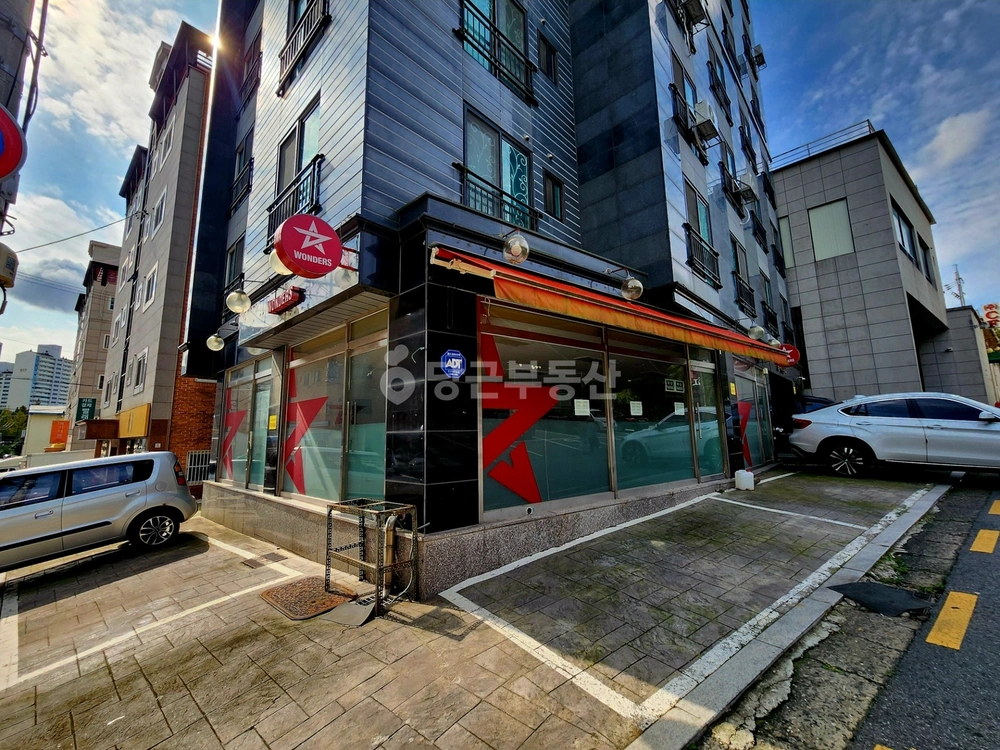 경기도 수원시 영통구 매탄동 상가 사진 1