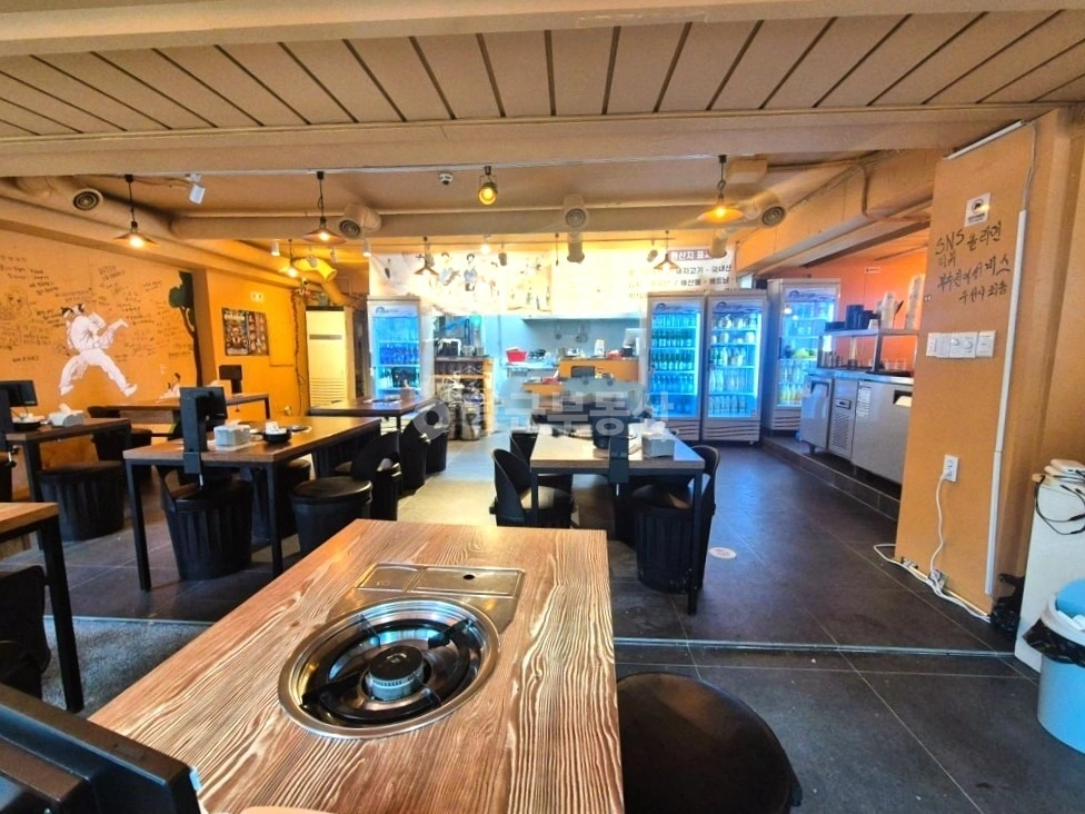 서울특별시 마포구 서교동 상가 사진 1