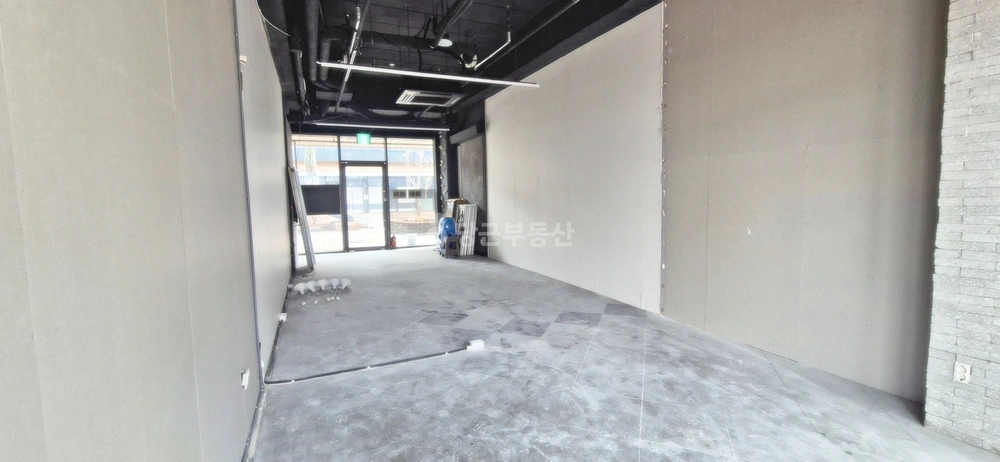 충청남도 천안시 서북구 백석동 상가 사진 1