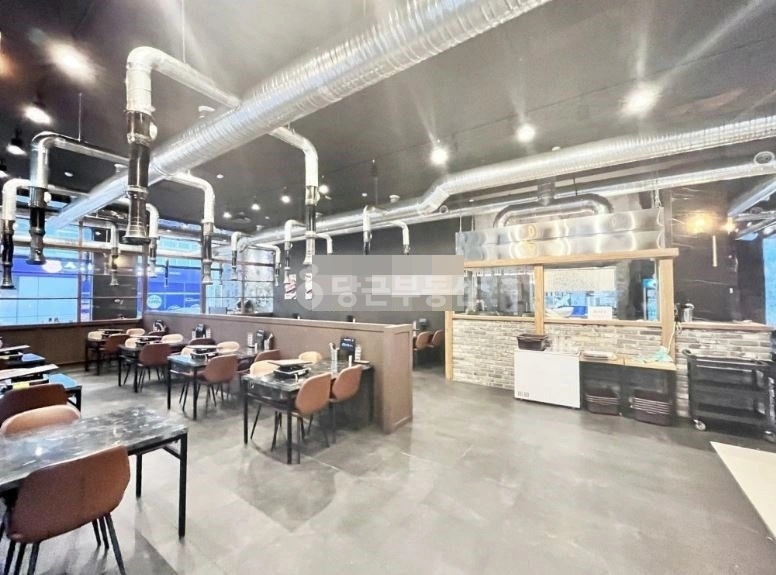 서울특별시 마포구 서교동 상가 사진 1