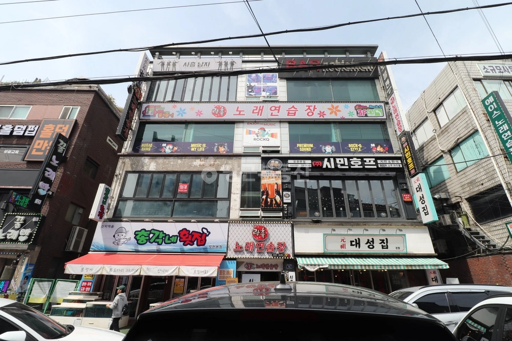 경기도 성남시 중원구 성남동 상가 사진 1