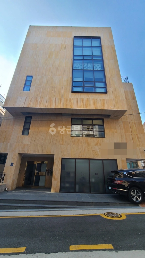 서울특별시 강남구 논현동 건물 사진 1