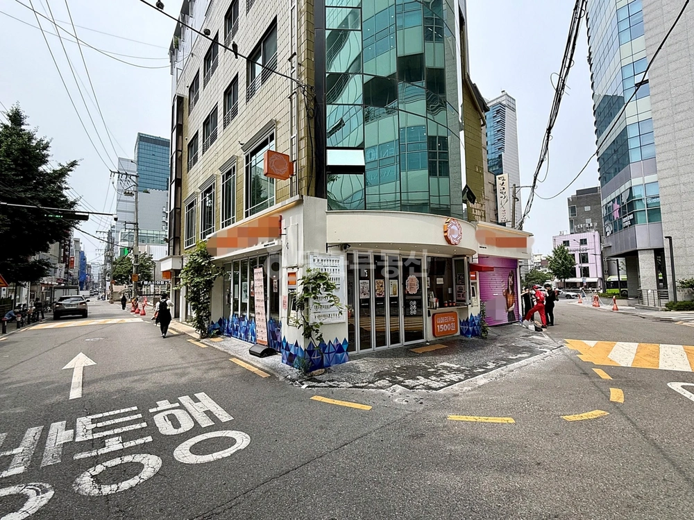 서울특별시 마포구 동교동 상가 사진 1