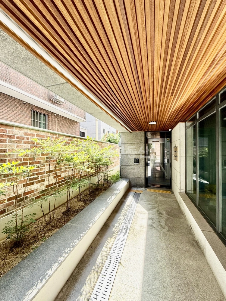 서울특별시 마포구 서교동 상가 사진 1