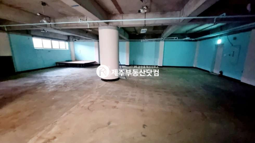 제주특별자치도 제주시 용담삼동 상가 사진 1