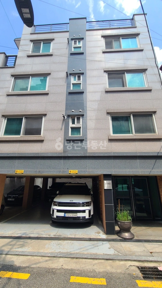 서울특별시 서초구 반포동 건물 사진 1