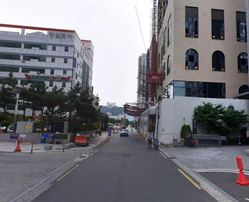 경상남도 창원시 성산구 상남동 상가 사진 1