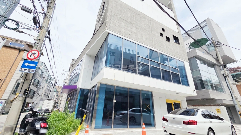 서울특별시 강남구 신사동 건물 사진 1
