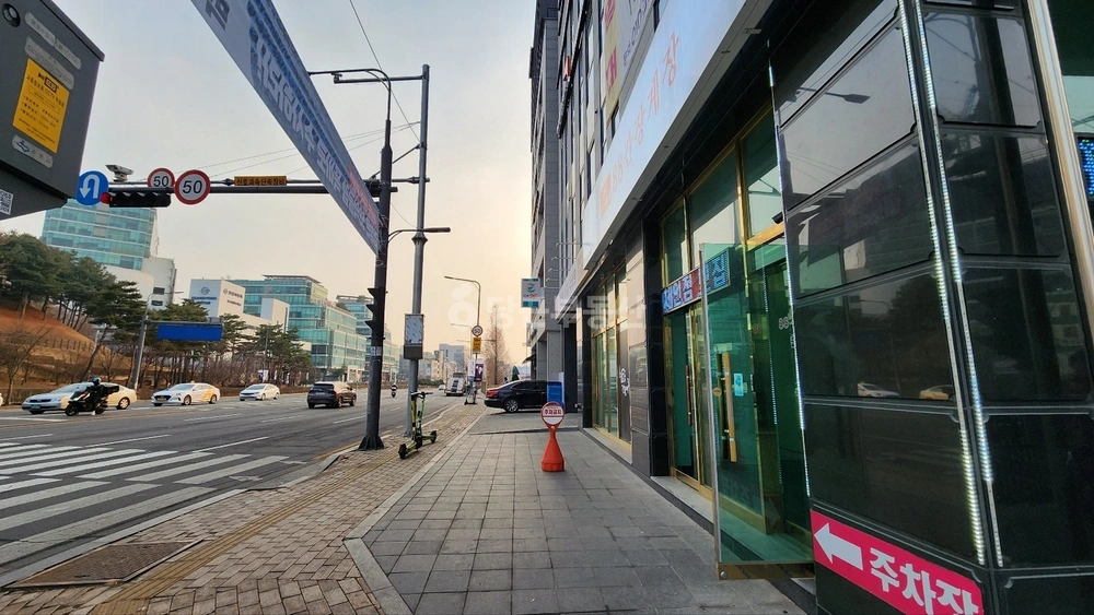 경기도 수원시 영통구 매탄동 사무실 사진 1