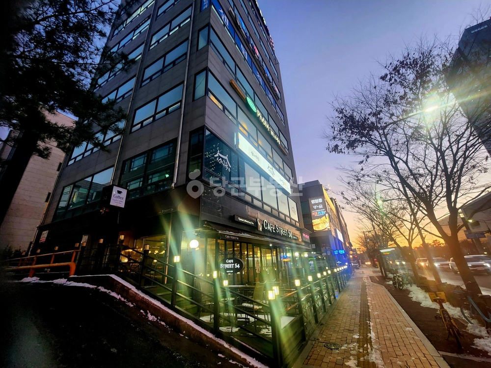 경기도 수원시 영통구 매탄동 상가 사진 1