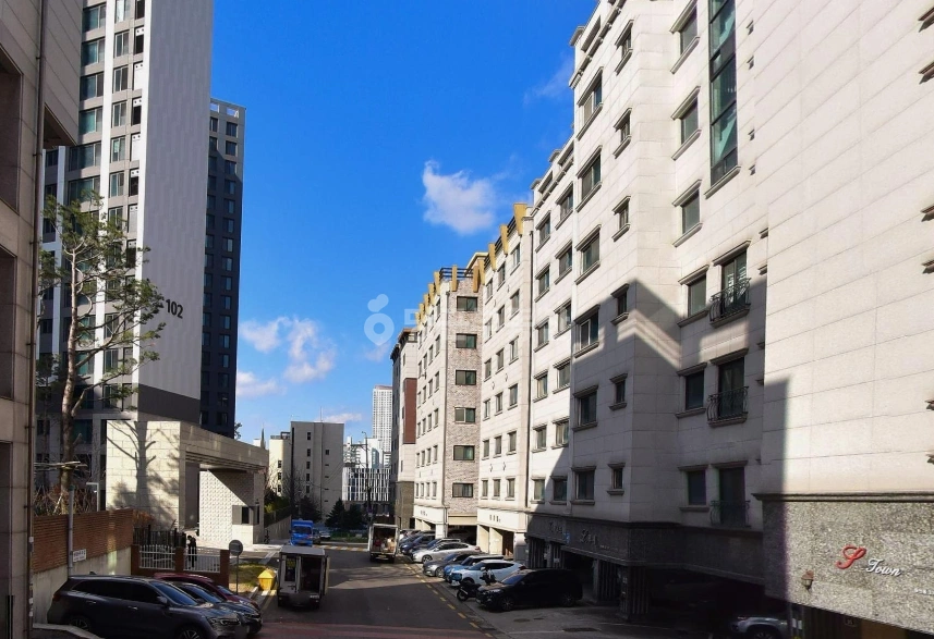 경기도 수원시 영통구 원천동 건물 사진 1