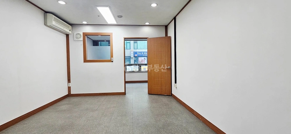 경기도 고양시 일산동구 장항동 사무실 사진 1