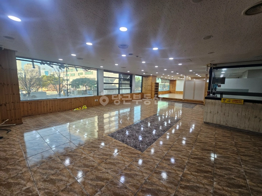 대전광역시 서구 둔산동 상가 사진 1