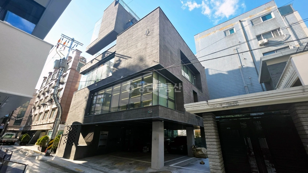 서울특별시 강남구 신사동 건물 사진 1