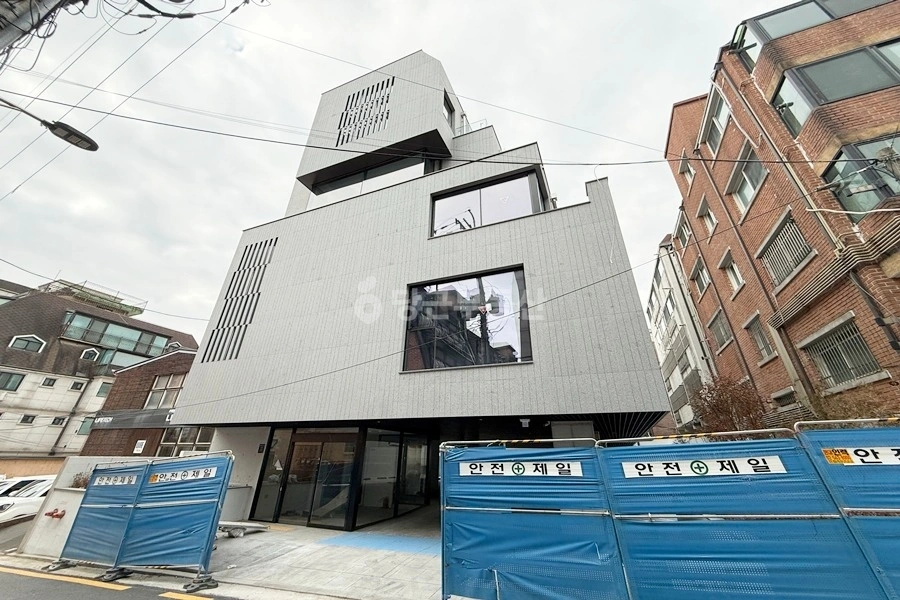 서울특별시 강남구 역삼동 건물 사진 1