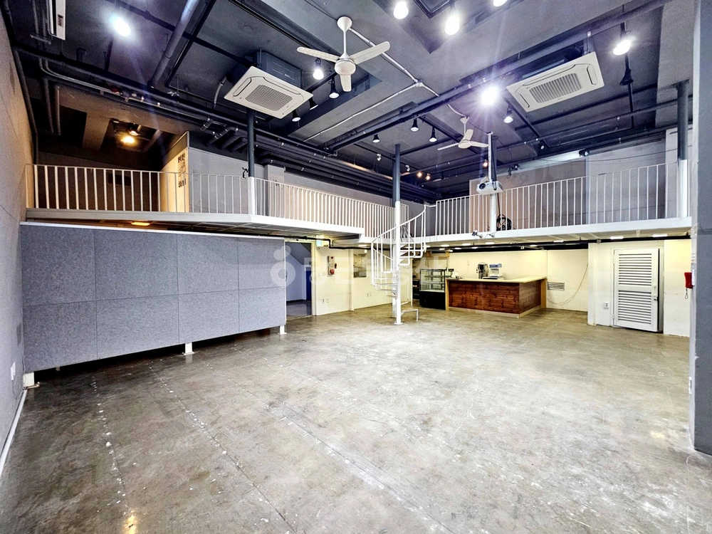 서울특별시 마포구 서교동 상가 사진 1