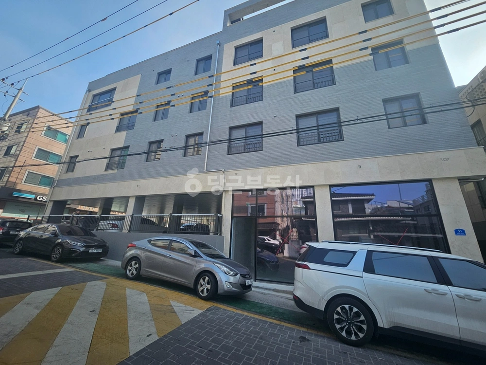 대전광역시 서구 괴정동 상가 사진 1