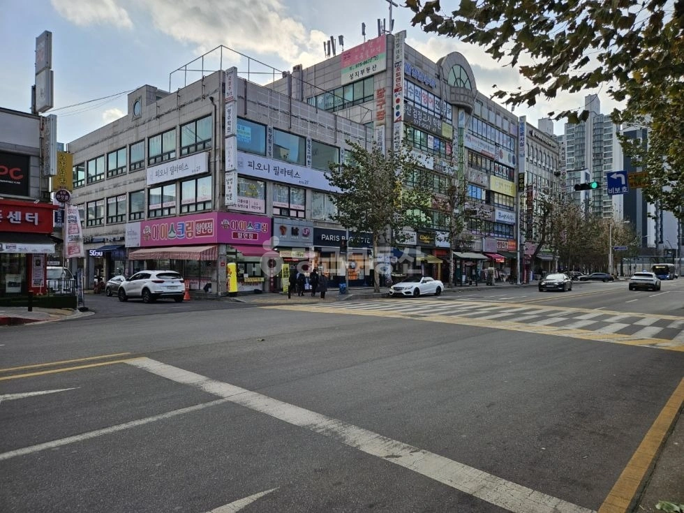 경기도 고양시 일산동구 중산동 상가 사진 1